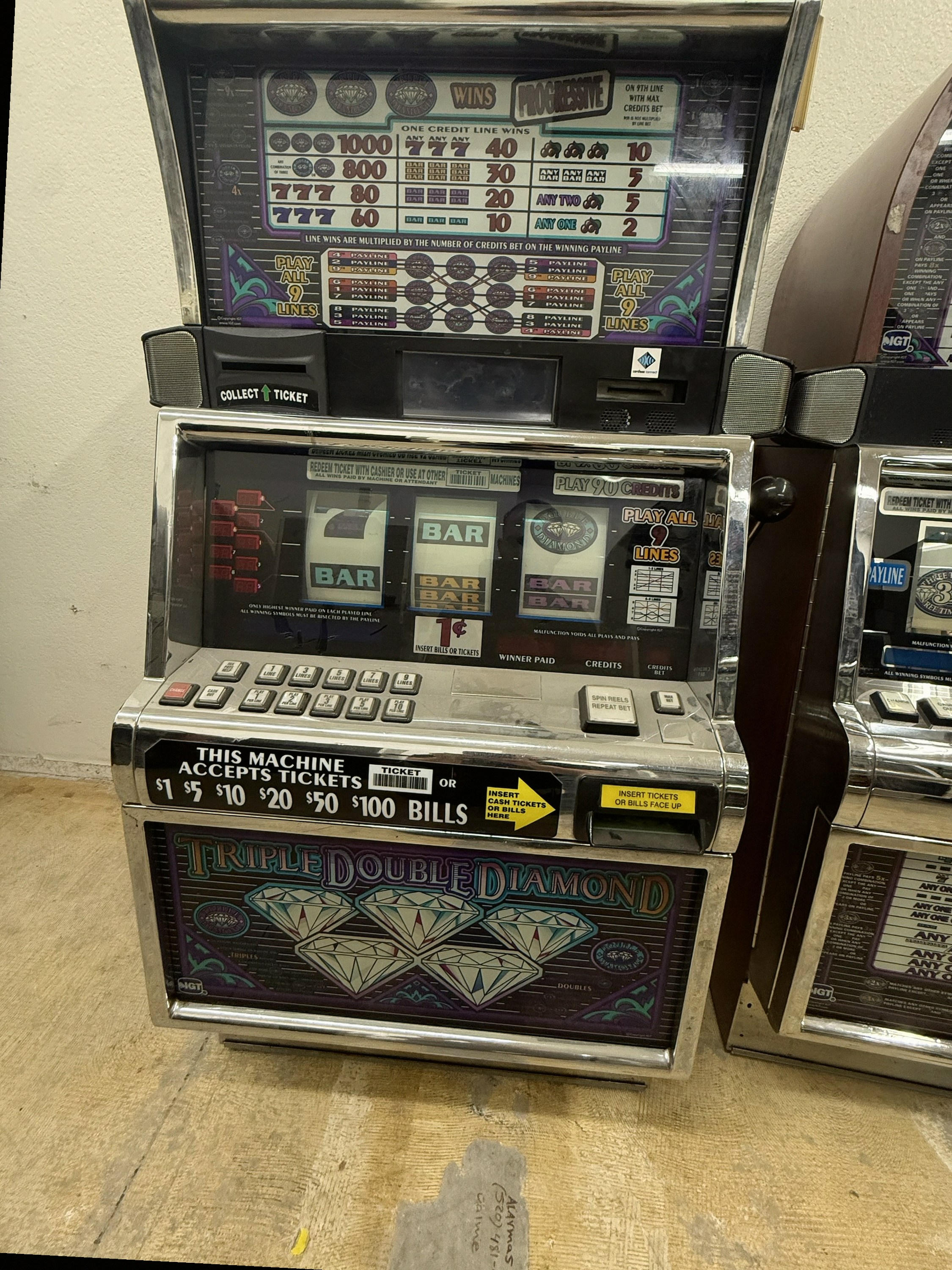 IGT S2000 Triple Double Diamond 3-Reel Spec